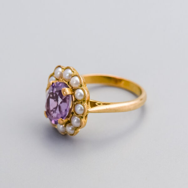 9ct Gold Amethyst & Pearl Cluster Ring - Image 3