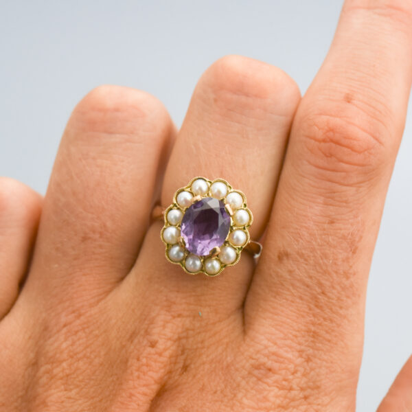 9ct Gold Amethyst & Pearl Cluster Ring - Image 5