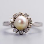 18ct White Gold Pearl & Diamond Ring