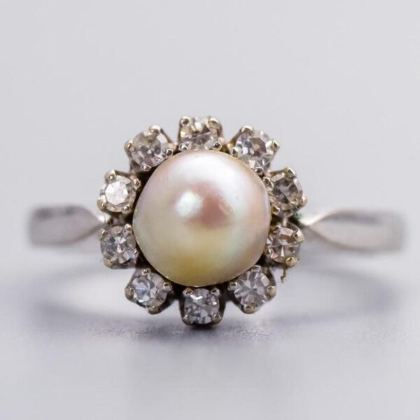 18K White Gold Pearl & Diamond Ring