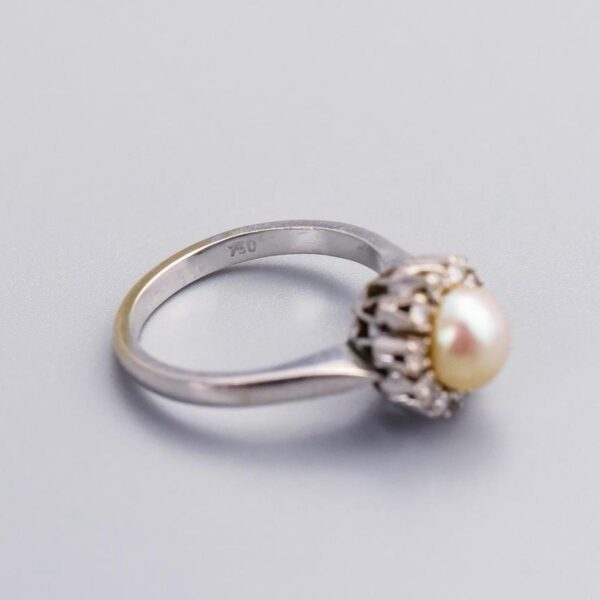 18K White Gold Pearl & Diamond Ring - Image 3