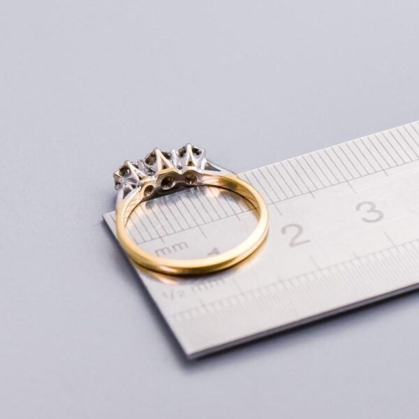 18K Gold Diamond Trilogy Ring - Image 5
