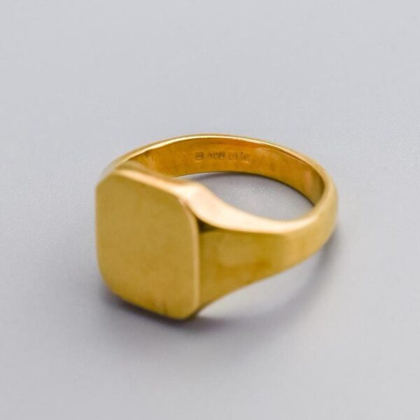 18K Gold Signet Ring - Image 3