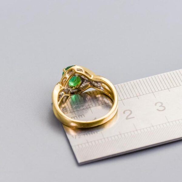 18K Gold Emerald & Diamond Twist Ring - Image 5