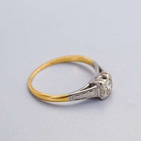18K Gold Solitaire Diamond Ring - Image 4