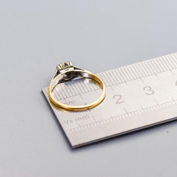 18K Gold Solitaire Diamond Ring - Image 5
