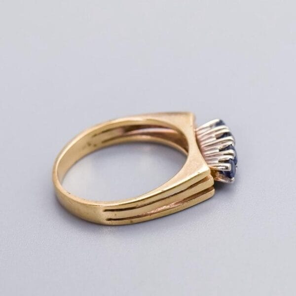 9K Gold Four Stone Sapphire Ring - Image 4