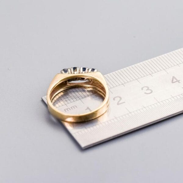 9K Gold Four Stone Sapphire Ring - Image 5