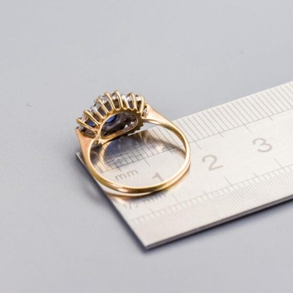 9K Gold Sapphire & Diamond Ring - Image 5