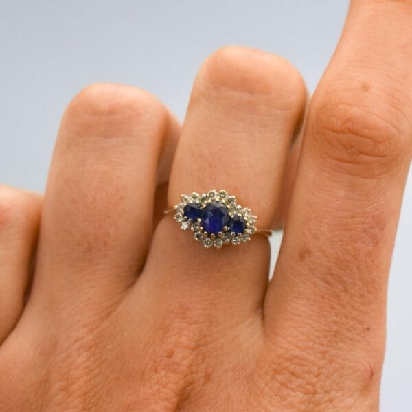 9K Gold Sapphire & Diamond Ring - Image 2