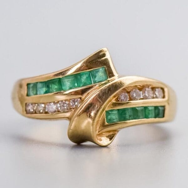 9K Gold Emerald & Diamond Ribbon Ring