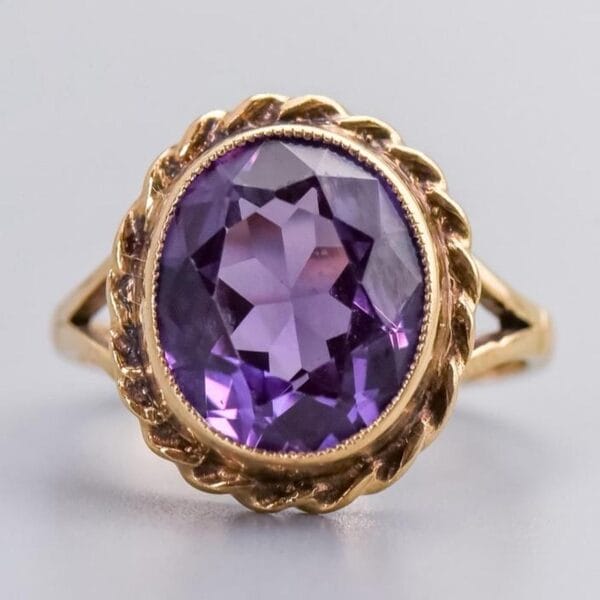 9K Gold Colour Change Sapphire Ring