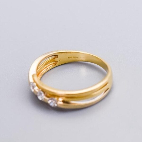 18K Gold Diamond Crossover Ring - Image 3