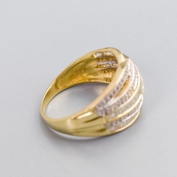 9K Gold Interwoven Diamond Ring - Image 3
