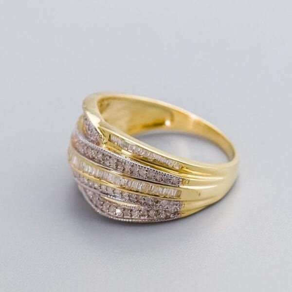 9K Gold Interwoven Diamond Ring - Image 4