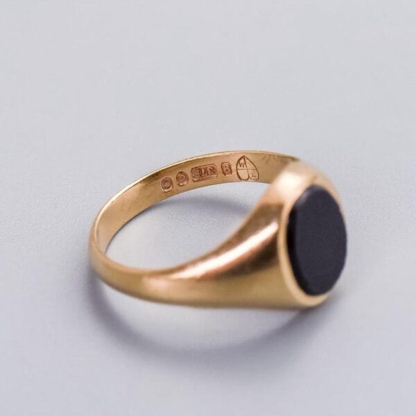 9K Gold Black Onyx Signet Ring - Image 3