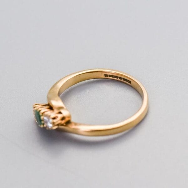 9K Gold Emerald & Diamond Trilogy Ring - Image 3