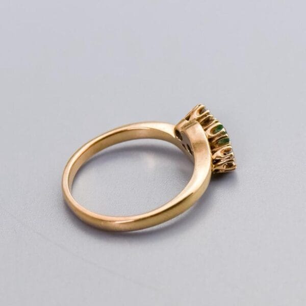 9K Gold Emerald & Diamond Trilogy Ring - Image 4