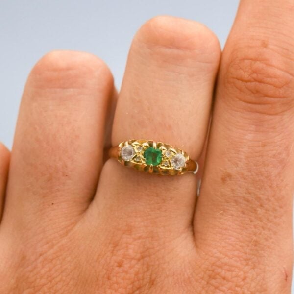 18K Gold Edwardian Emerald, Sapphire & Diamond Ring - Image 2