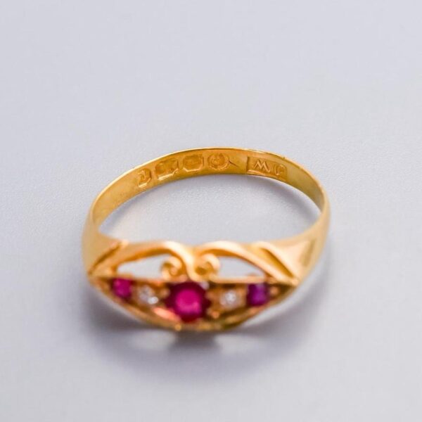 18K Gold Victorian Ruby & Diamond Boat Ring - Image 3