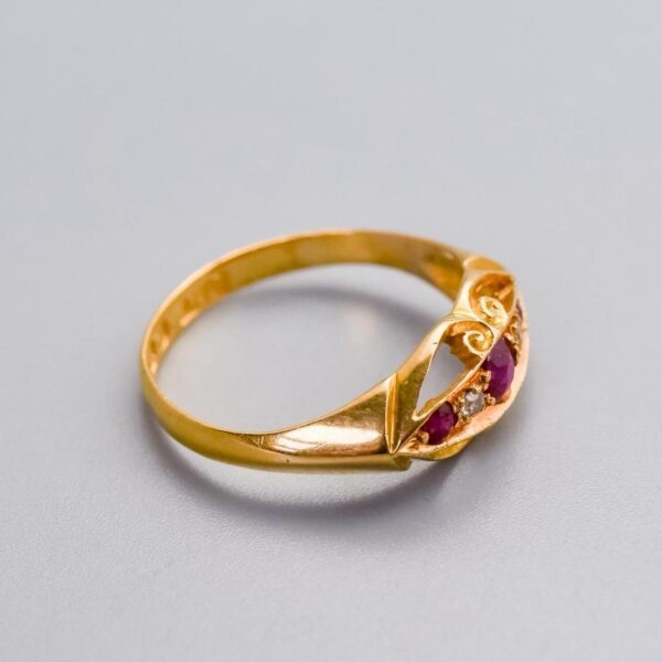 18K Gold Victorian Ruby & Diamond Boat Ring - Image 4