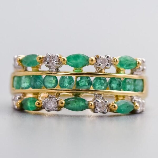 9K Gold Emerald & Diamond Ring