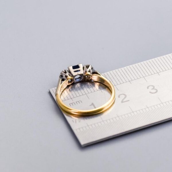 18K Gold Sapphire & Diamond Trilogy Ring - Image 5