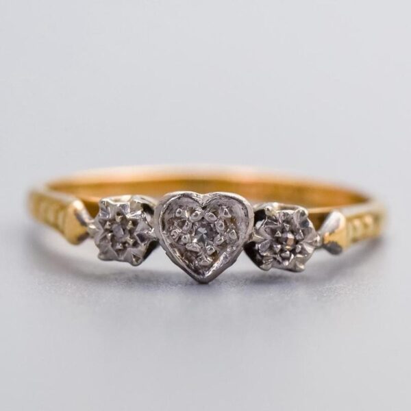 18K Gold Diamond Heart Ring