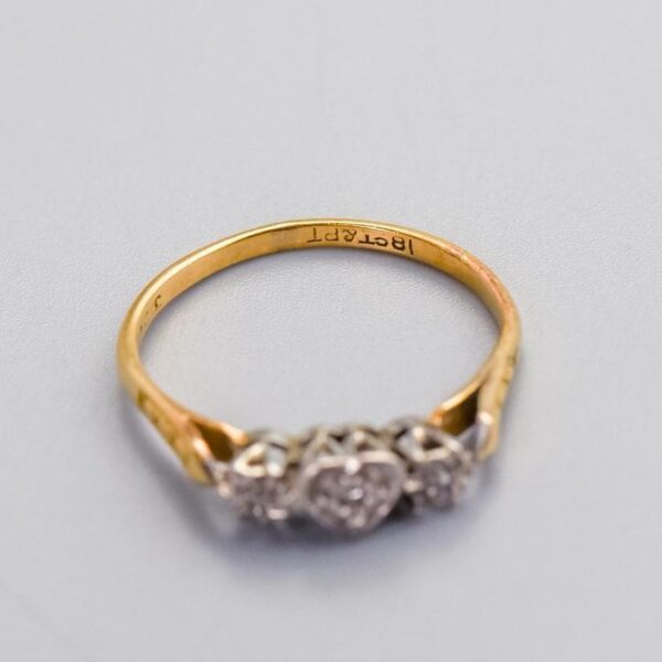 18K Gold Diamond Heart Ring - Image 3