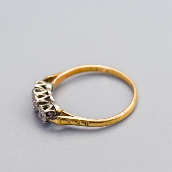 18K Gold Diamond Heart Ring - Image 4
