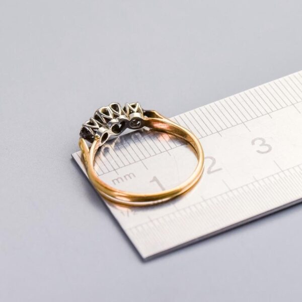 18K Gold Diamond Heart Ring - Image 5