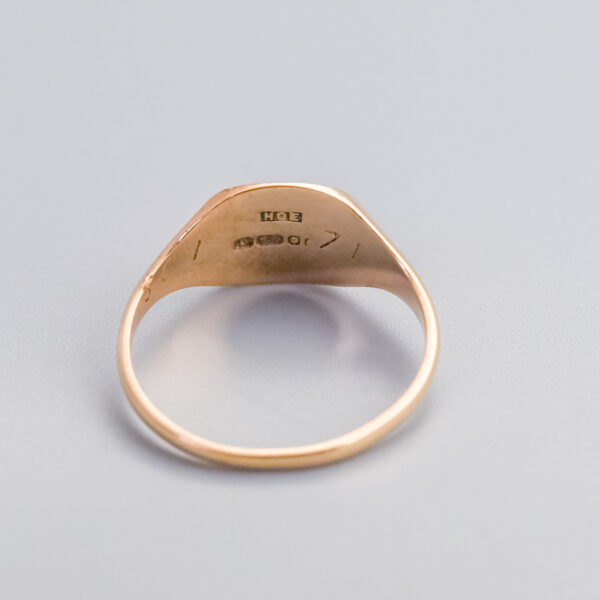 9ct Gold Starburst Signet Ring - Image 2