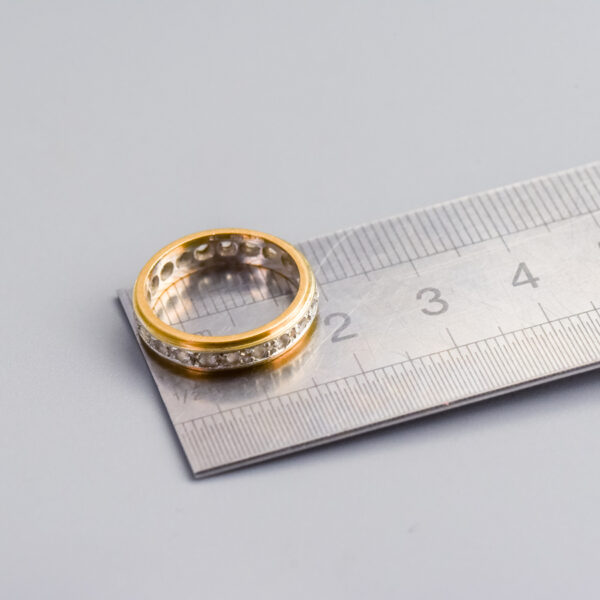 18ct Gold CZ Two-Tone Band - Image 4