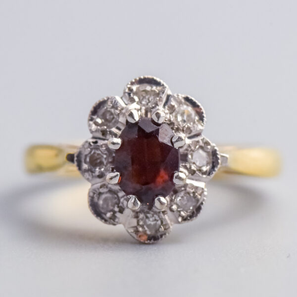 18ct Gold Red Garnet & Diamond Cluster Ring