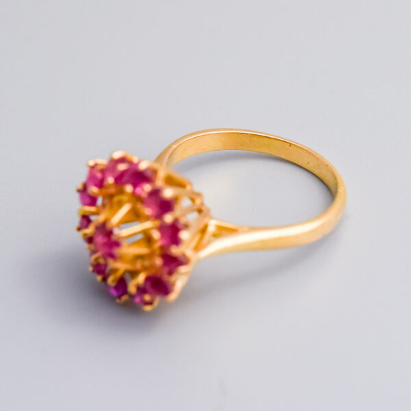 18ct Gold Ruby Cluster Ring - Image 2