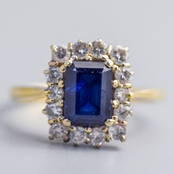 18ct Gold Sapphire & Diamond Cluster Ring