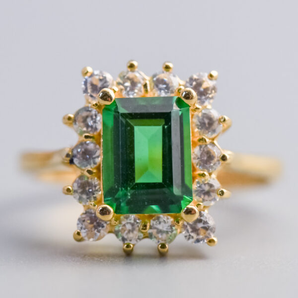 14ct Gold Imitation Emerald & CZ Cluster Ring