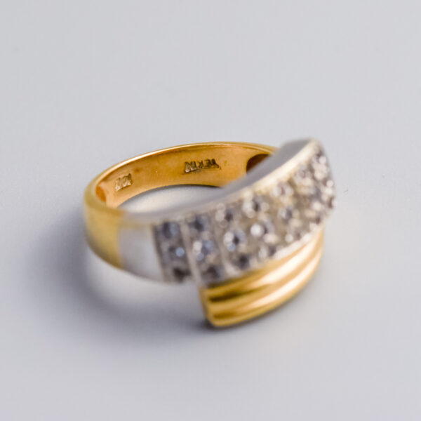 14ct Gold CZ Crossover Band - Image 2