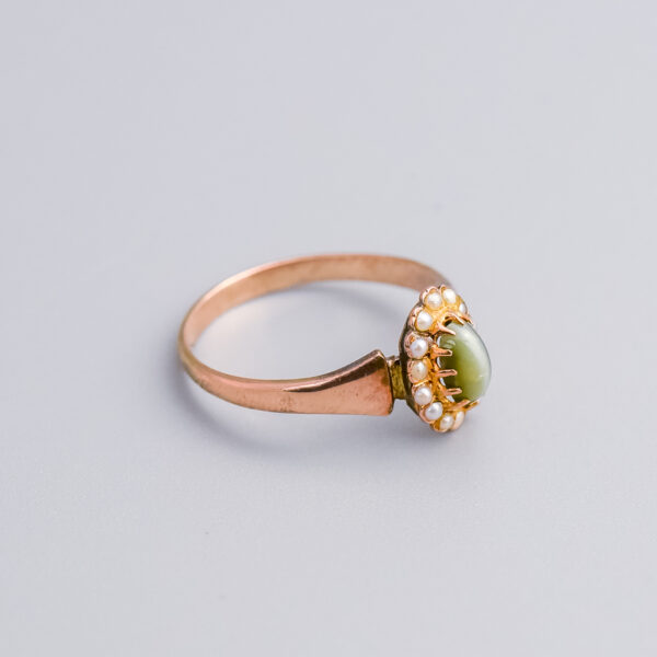 9ct Rose Gold Victorian Green Cat's Eye & Seed Pearl Cluster Ring - Image 2
