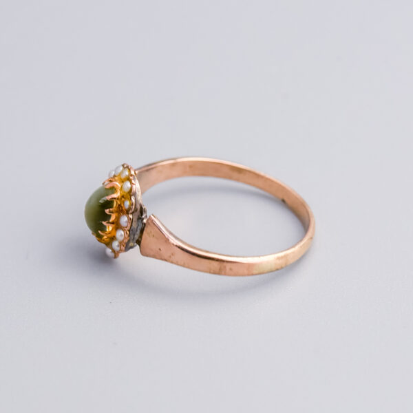 9ct Rose Gold Victorian Green Cat's Eye & Seed Pearl Cluster Ring - Image 3