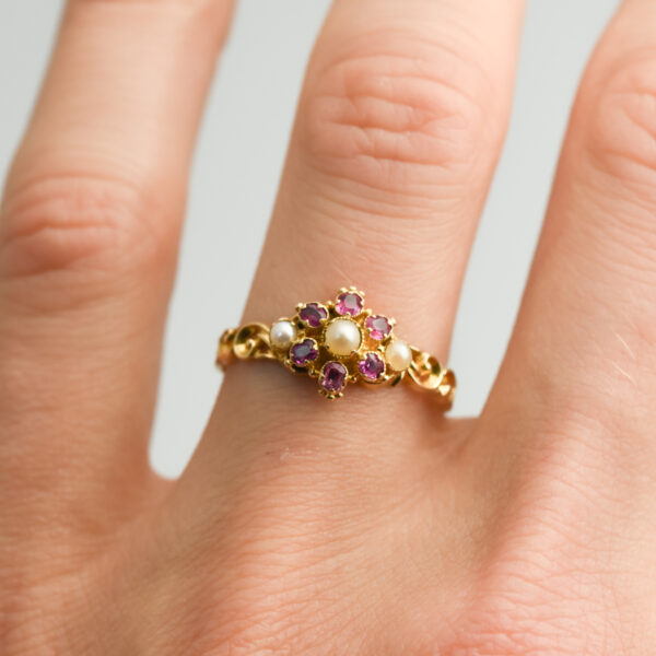 15ct Gold Victorian Ruby & Pearl Cluster Ring - Image 5