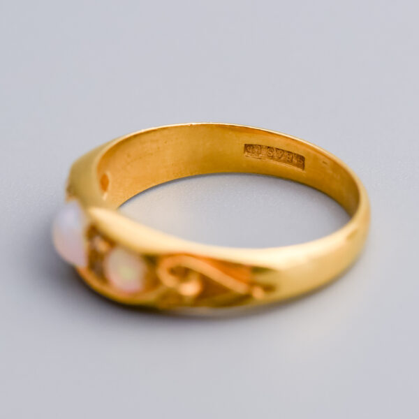 18ct Gold Edwardian Opal & Diamond Gypsy Ring - Image 3