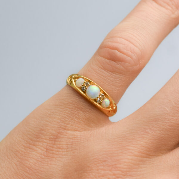 18ct Gold Edwardian Opal & Diamond Gypsy Ring - Image 7
