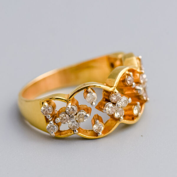 18ct Gold Diamond Multi-Cluster Ring - Image 2