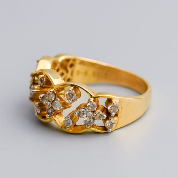 18ct Gold Diamond Multi-Cluster Ring - Image 3