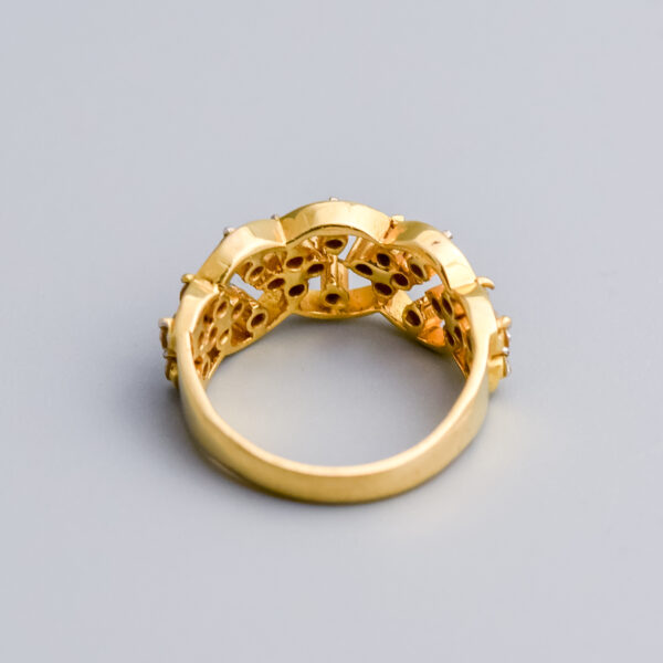 18ct Gold Diamond Multi-Cluster Ring - Image 4
