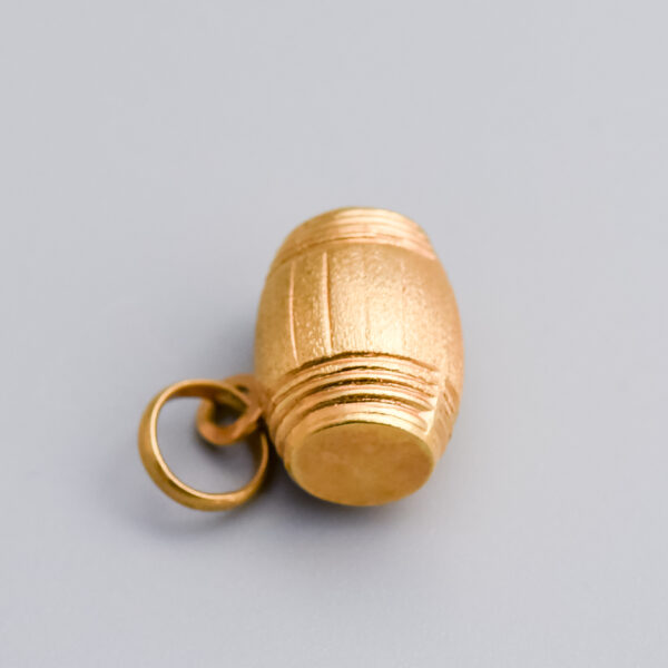 18ct Gold Barrel Pendant - Image 3