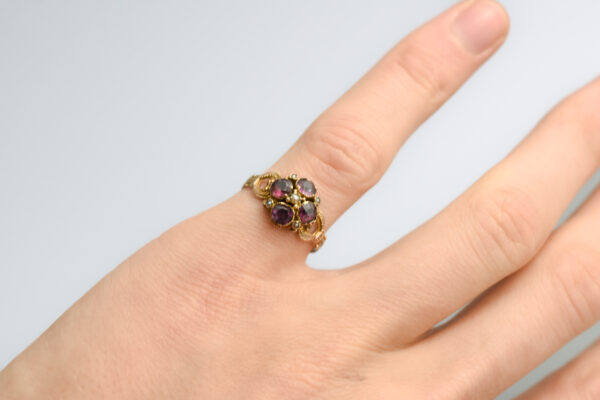 9ct Gold Victorian Almandine Garnet & Seed Pearl Cluster Ring - Image 6