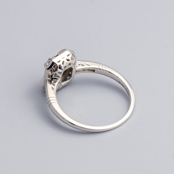 950 Platinum Art Deco Style Sapphire & Diamond Ring - Image 5