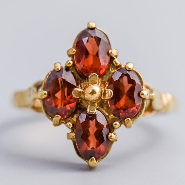 9ct Gold Red Garnet Cluster Ring